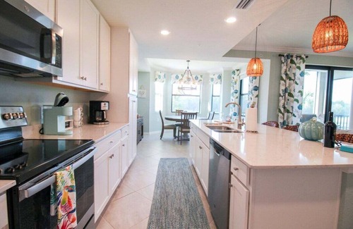Lakewood Ranch Condominio | Lavish 2 BR lakefront condo with golf course views | Lakewood Ranch - Endless View