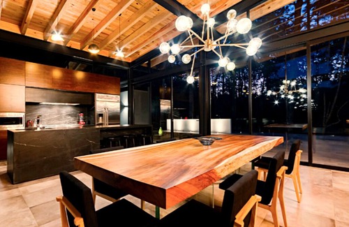 Mascota Chalet De Esquí | Lavish 4 Bedroom Chalet on Private Lake Resort