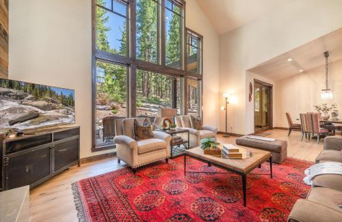Truckee Casa | Lavish 4 BR in Gray's Crossing