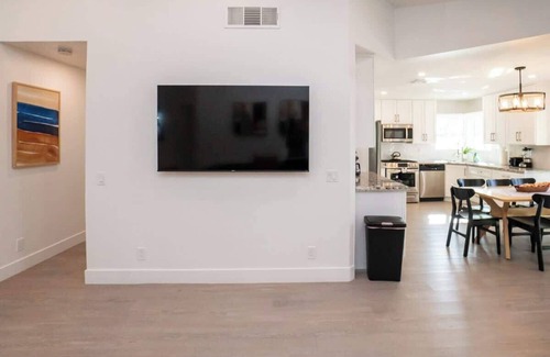 North Las Vegas Casa | Lavish 6BR w/ Pool, Arcade, Pool table & Pingpong!