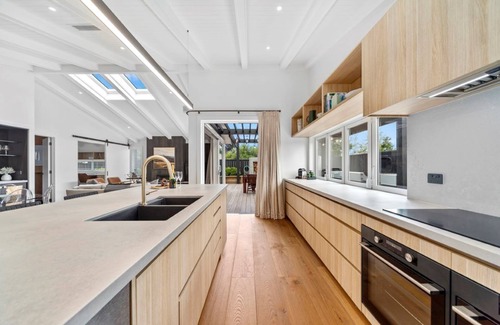 Hilltop Casa | Lavish at the Lake in Taupo