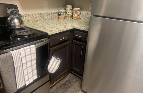 Castleberry Hill Apartamento | Lavish Cozy Hideout Near Mercedes Bens & State Farm Arena Downtown ATL