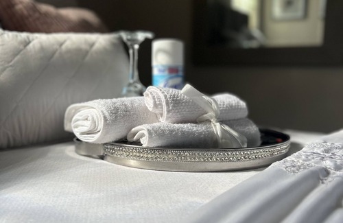 Castleberry Hill Apartamento | Lavish Cozy Hideout Near Mercedes Bens & State Farm Arena Downtown ATL