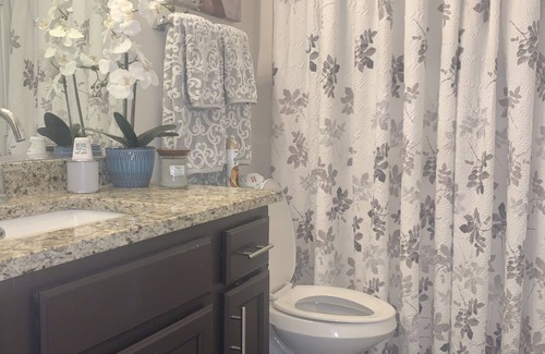 Castleberry Hill Apartamento | Lavish Cozy Hideout Near Mercedes Bens & State Farm Arena Downtown ATL