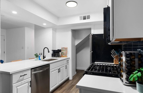 South Lamar Casa | Lavish Escape Steps from Zilker & South Congress