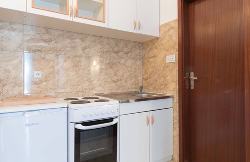 Podstrana Casa | Lavish Holiday Home in Podstrana With Garden