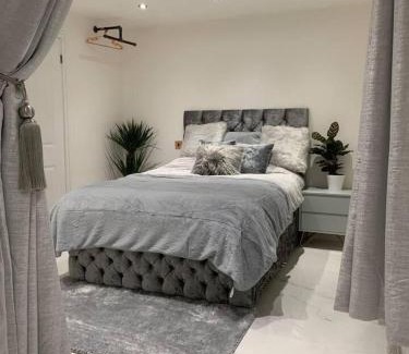 Bury St Edmunds Apartamento | Lavish The Marble Apartment