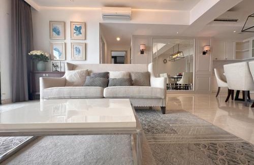 Surabaya Apartamento | Lavish The Peak 2BR Apartment in Tunjungan Plaza 5 Surabaya City Centre by Le Ciel Hospitality