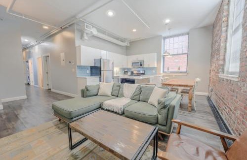 Downtown Boston Apartamento | Lavishly Designed Home With Office Close to T