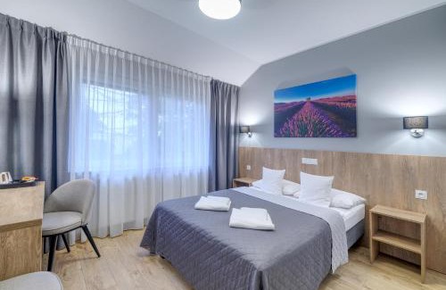 Pszczolki Cama Y Desayuno | Lawendowy Dwór