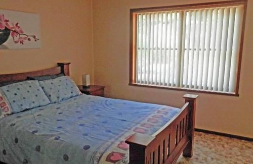 North Arm Cove Casa | Céspedes To The Beachfront