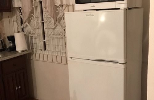 IronShore Estates Apartamento | Lawrence Pool House