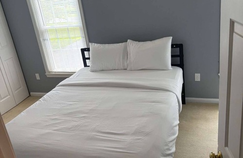 Adamstown Otro | Lawrence Ridge Charming 4-bedroom Farmhouse