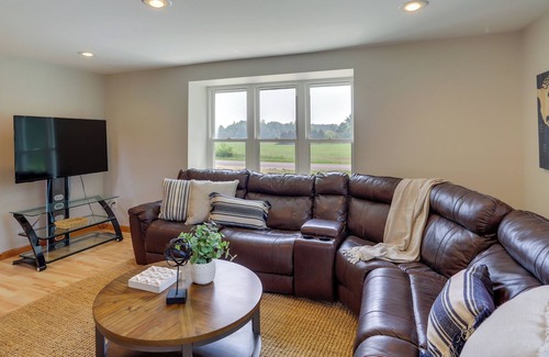 Lawrence Casa | Lawrence Vacation Rental ~ 19 Mi to Lake Michigan!