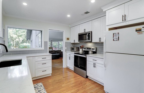 Lawton Woods Casa | Lawton Woods home with yard, firepit, games & W/D - near beach & Sea Pines perks