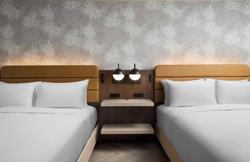 Los Angeles Hotel | LAX Comfort for Families | Pet-Friendly, Shuttle, Pool, Close to Attractions