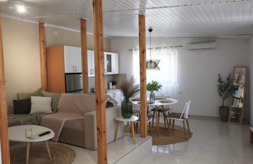 Makri Casa | LAXD Summer House