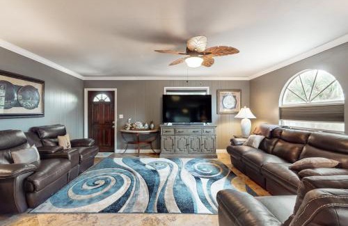 Mid Island Casa | Laze Away