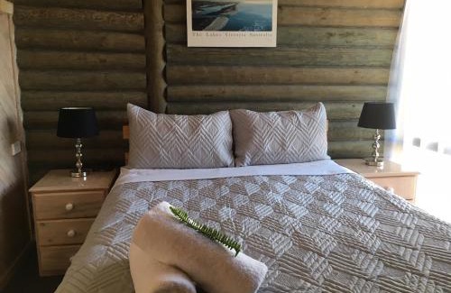 Lakes Entrance Apartamento | Lazy Acre Log Cabins