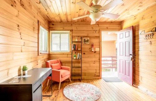 Bryson City Casa | Lazy Bear Cabin near Nantahala Outdoor Center and Bryson City