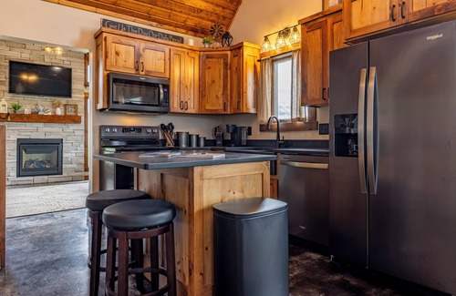 Cody Casa | Lazy Bear Cabin, new home in the Wapiti Valley