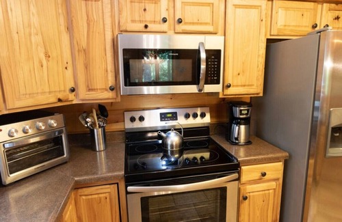 Gatlinburg - Pigeon Forge Cabina | Lazy Bear Cabin w/ Breathtaking Views!