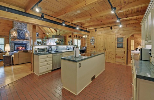 Helen Cabina | Lazy Bear Lodge: escapadas, WineTours, fiestas nupciales, reuniones, retiro corporativo