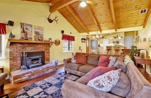 Upper Moonridge Casa | Lazy Bear Lodge #1235