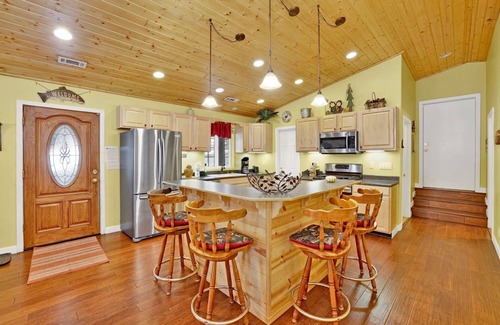 Upper Moonridge Casa | Lazy Bear Lodge #1235
