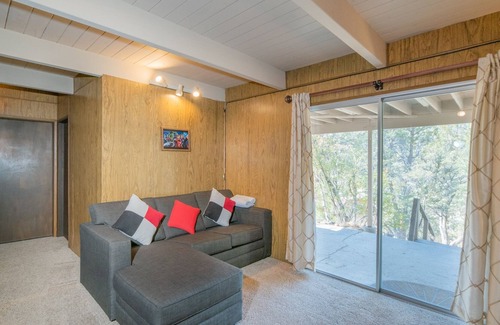 Whispering Forest Casa | Lazy Bear Lodge - 3br/2ba/relaxing Forest Views/smart Tv/wifi/fenced Yard 3 Bedroom Home