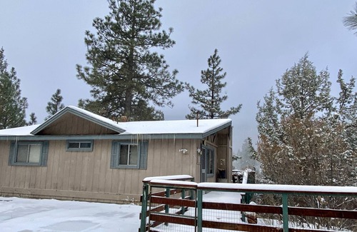 Whispering Forest Casa | Lazy Bear Lodge - 3br/2ba/relaxing Forest Views/smart Tv/wifi/fenced Yard 3 Bedroom Home