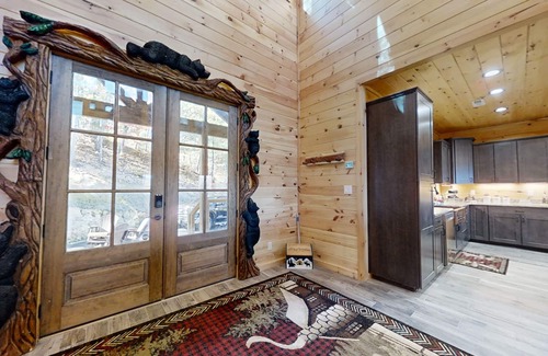 Walland Cabina | Lazy Bear Lodge 5 Bedroom Cabin by RedAwning