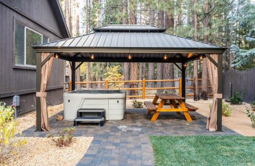 Summit Estates Casa | Lazy Bear Lodge by AvantStay Pine Tree Paradise w Game Room