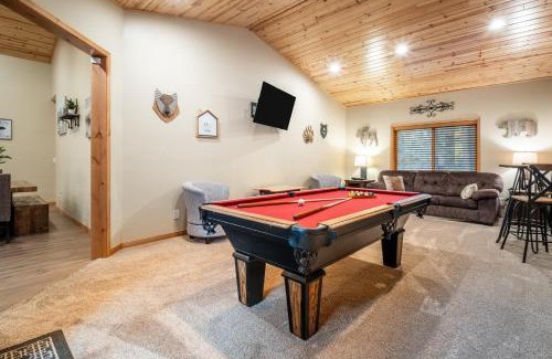 Summit Estates Casa | Lazy Bear Lodge by AvantStay Pine Tree Paradise w Game Room
