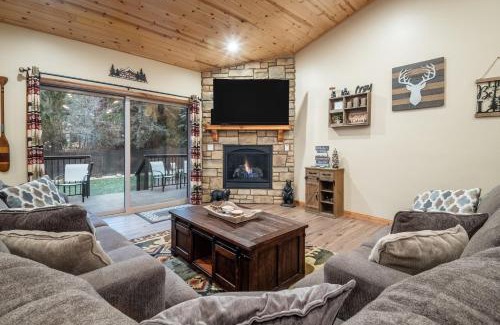 Summit Estates Casa | Lazy Bear Lodge by AvantStay Pine Tree Paradise w Game Room