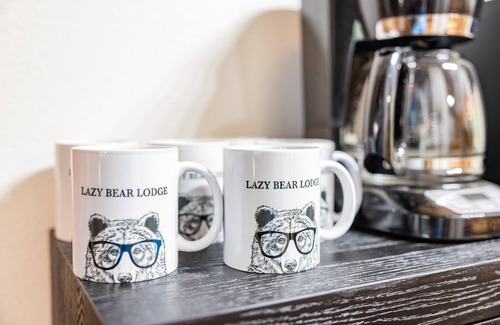 Branson West Cabina | Lazy Bear Lodge II -NEWLY updated and Pet Friendly