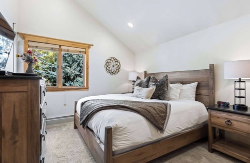 Park City Casa | Lazy Bear Log Cabin Canyons Park