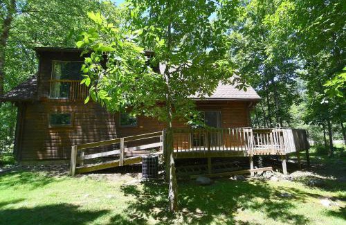 Berkeley Springs Chalet De Esquí | Lazy Bear Retreat - Wifi, Pet Friendly, Grill, Fire Pit, Fireplace, Deck, Golf, Hiking