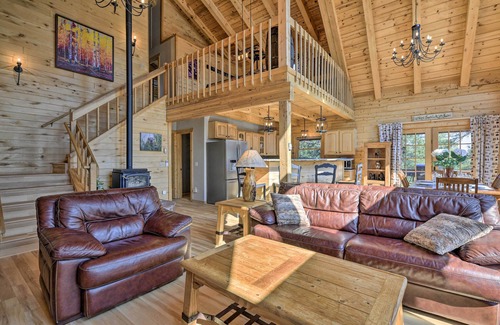 Pagosa Springs Cabaña | Lazy Beaver Lodge Pagosa Cabin w/ Deck, Fire Pit