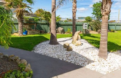 Bay of Plenty Region Cabaña | Lazy days beach front cottage