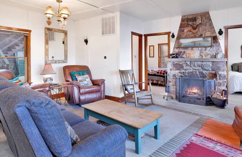 Patton Chalet De Esquí | Lazy Days- Lakefront Village Retreat- Sun Deck