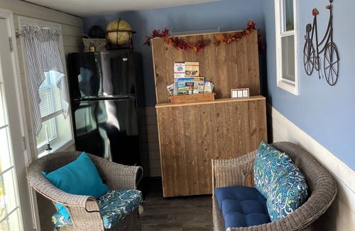 Bradford Casa | Lazy Days on Lamoka Lake is a charming 4 season lake house