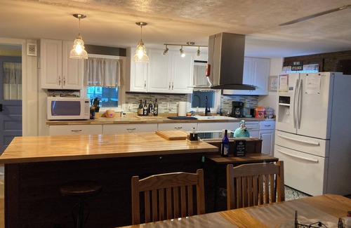 Bradford Casa | Lazy Days on Lamoka Lake is a charming 4 season lake house