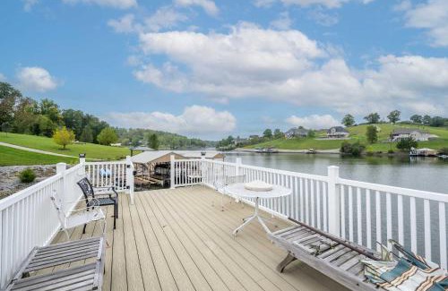 Williamstown Casa | Lazy Days Waterfront for 12