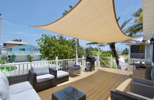 Mid Island Casa | Lazy Daze By Sun Palace Vacations