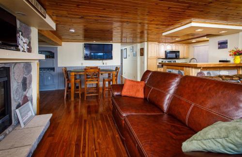 Sturgeon Bay Casa | Lazy Daze Lagoon by Simple Life Rentals
