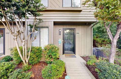 Goodview Casa | Lazy Daze Lakeside Retreat