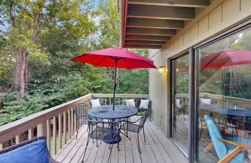 Goodview Casa | Lazy Daze Lakeside Retreat
