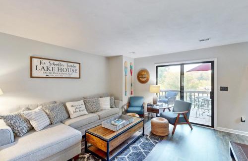 Goodview Casa | Lazy Daze Lakeside Retreat
