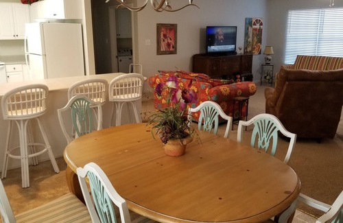 Oak Casa | Ubicación perfecta, excelente casa privada, patio cercado. Hola pájaros de nieve!